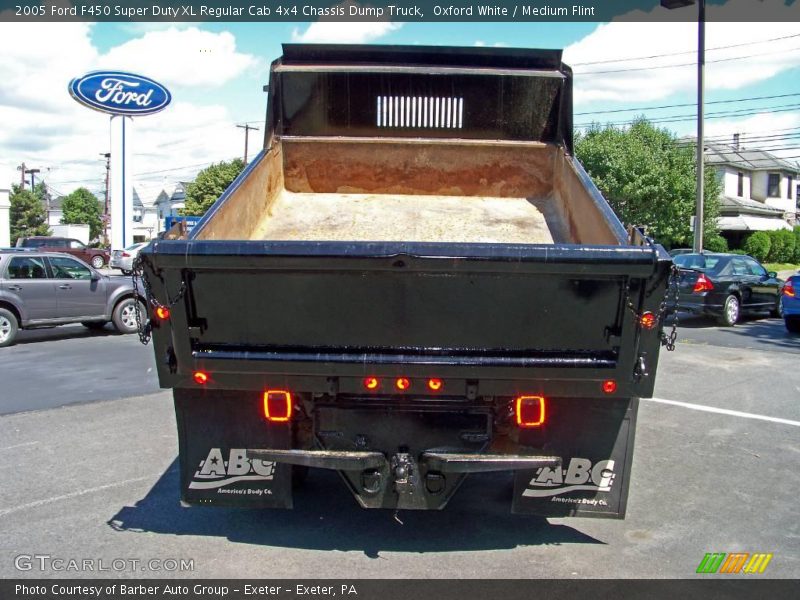 Oxford White / Medium Flint 2005 Ford F450 Super Duty XL Regular Cab 4x4 Chassis Dump Truck