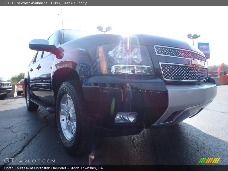 Black / Ebony 2011 Chevrolet Avalanche LT 4x4