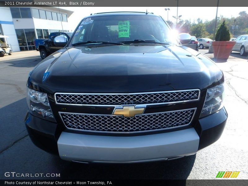 Black / Ebony 2011 Chevrolet Avalanche LT 4x4