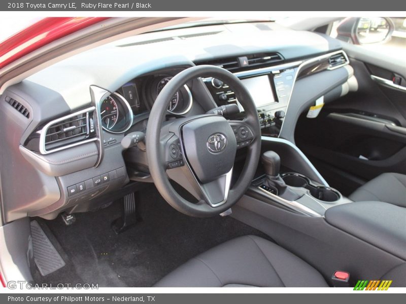 Ruby Flare Pearl / Black 2018 Toyota Camry LE
