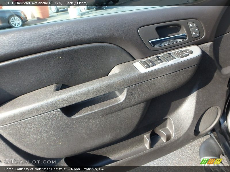 Black / Ebony 2011 Chevrolet Avalanche LT 4x4