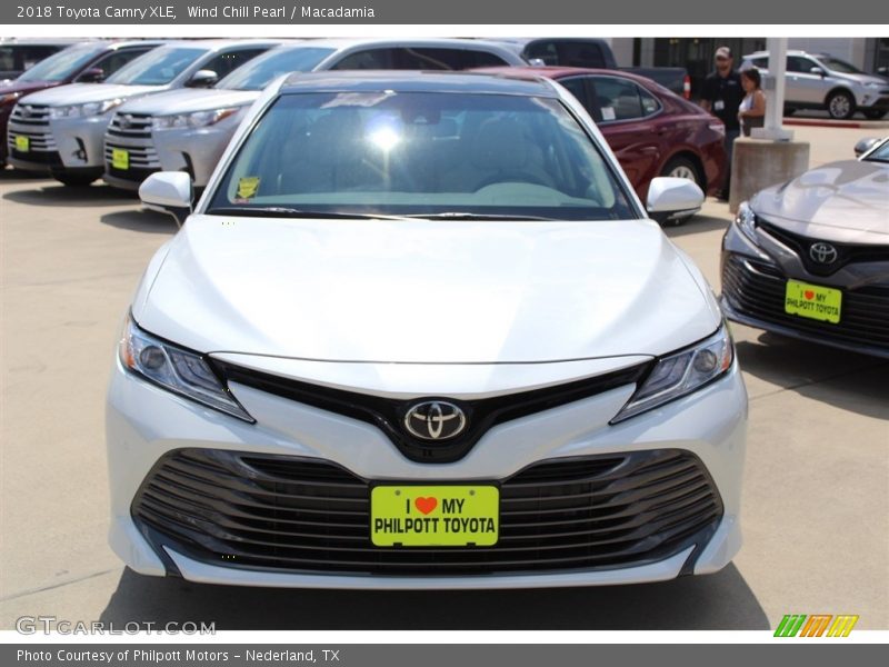 Wind Chill Pearl / Macadamia 2018 Toyota Camry XLE