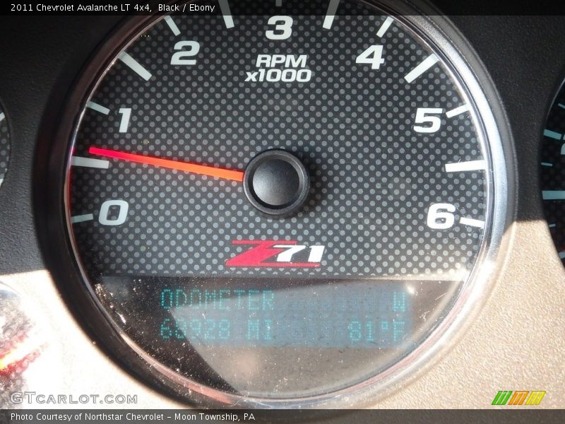 Black / Ebony 2011 Chevrolet Avalanche LT 4x4