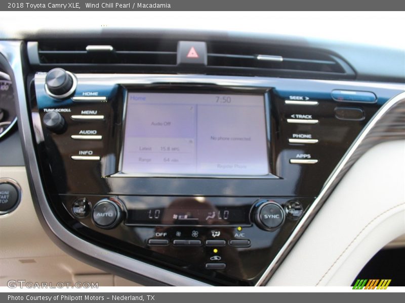 Wind Chill Pearl / Macadamia 2018 Toyota Camry XLE