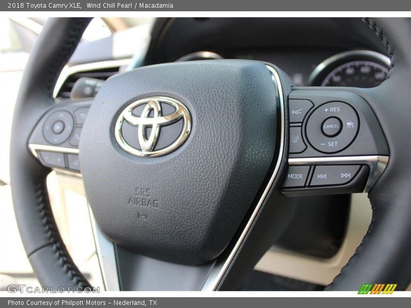 Wind Chill Pearl / Macadamia 2018 Toyota Camry XLE