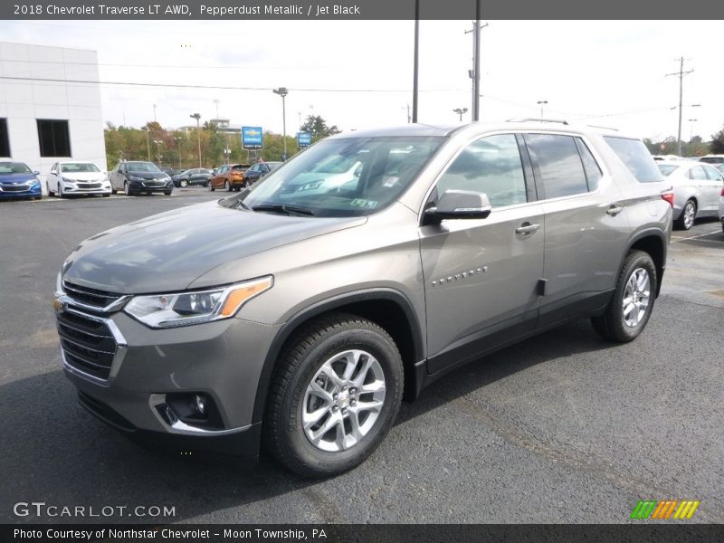 Pepperdust Metallic / Jet Black 2018 Chevrolet Traverse LT AWD