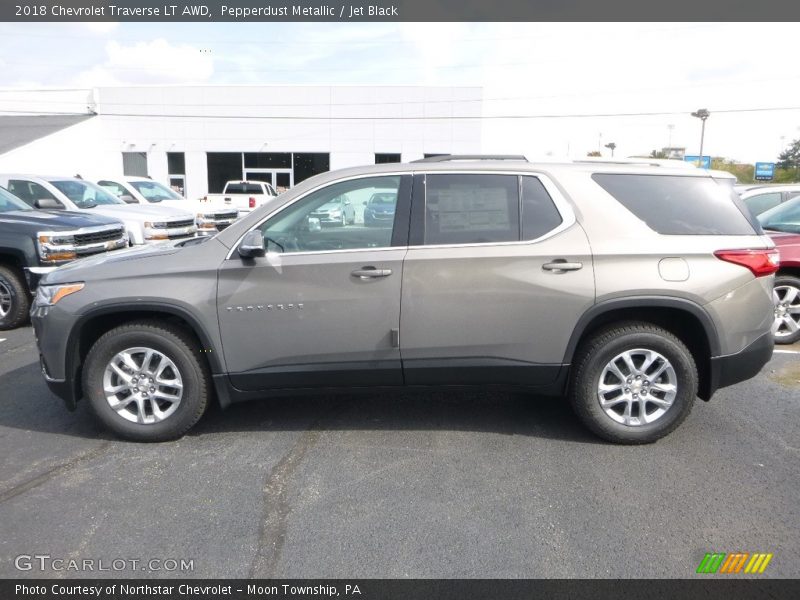 Pepperdust Metallic / Jet Black 2018 Chevrolet Traverse LT AWD