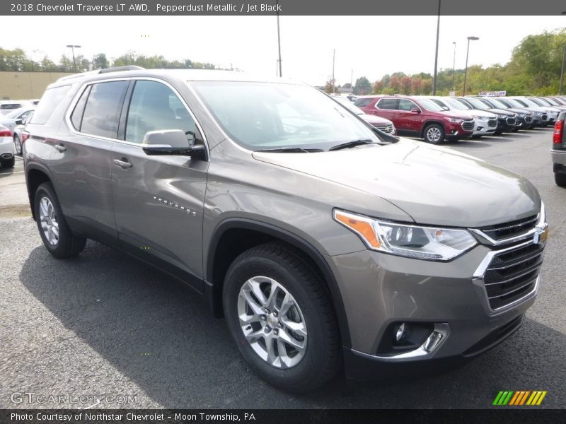 Pepperdust Metallic / Jet Black 2018 Chevrolet Traverse LT AWD