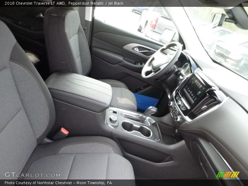 Pepperdust Metallic / Jet Black 2018 Chevrolet Traverse LT AWD