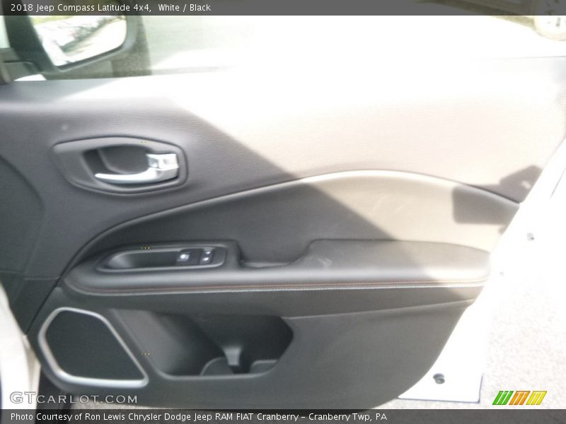 White / Black 2018 Jeep Compass Latitude 4x4