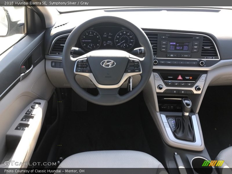 Symphony Silver / Gray 2018 Hyundai Elantra SE