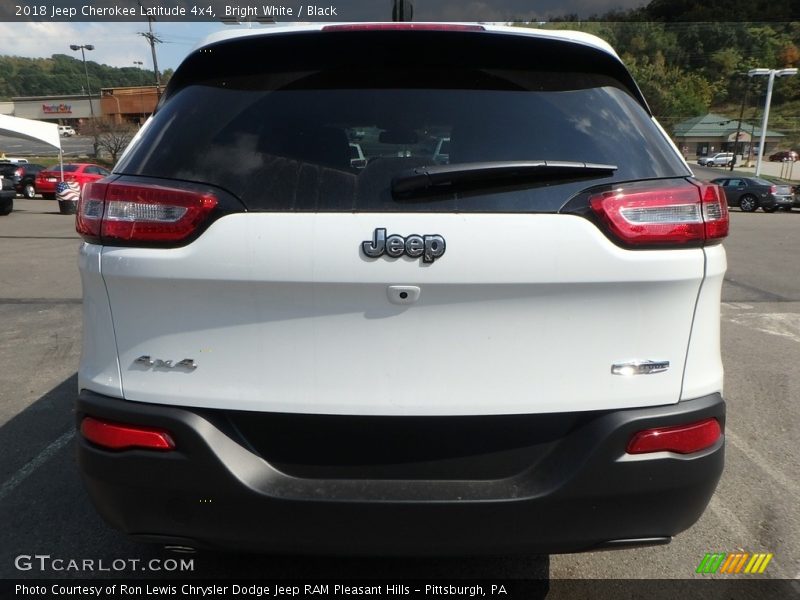 Bright White / Black 2018 Jeep Cherokee Latitude 4x4