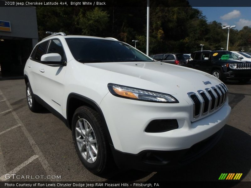 Bright White / Black 2018 Jeep Cherokee Latitude 4x4