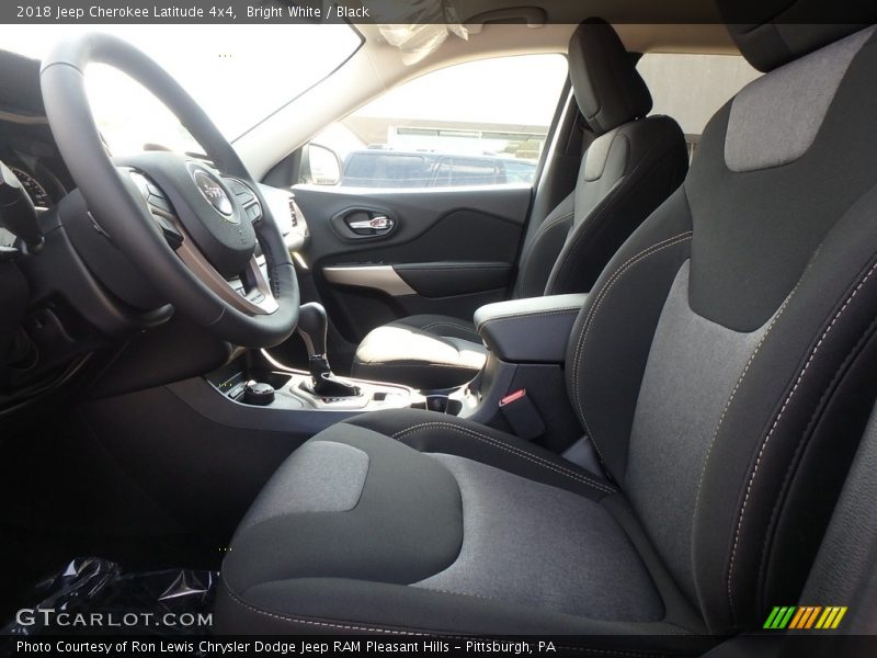 Bright White / Black 2018 Jeep Cherokee Latitude 4x4