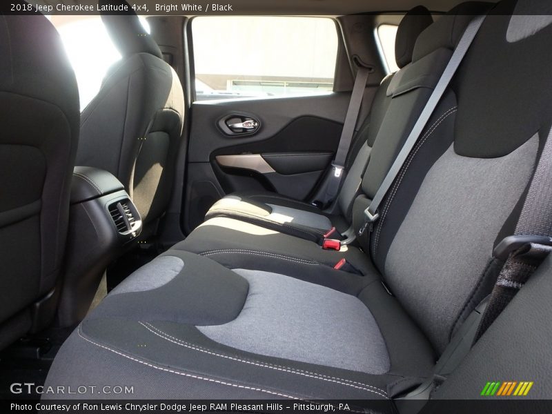Bright White / Black 2018 Jeep Cherokee Latitude 4x4