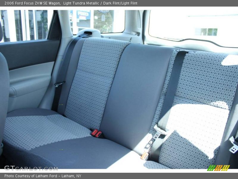 Light Tundra Metallic / Dark Flint/Light Flint 2006 Ford Focus ZXW SE Wagon