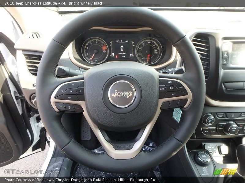 Bright White / Black 2018 Jeep Cherokee Latitude 4x4