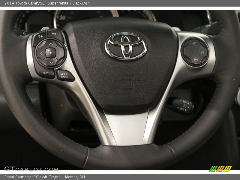 Super White / Black/Ash 2014 Toyota Camry SE