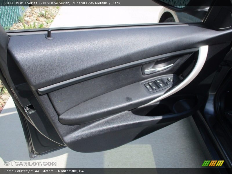 Mineral Grey Metallic / Black 2014 BMW 3 Series 320i xDrive Sedan