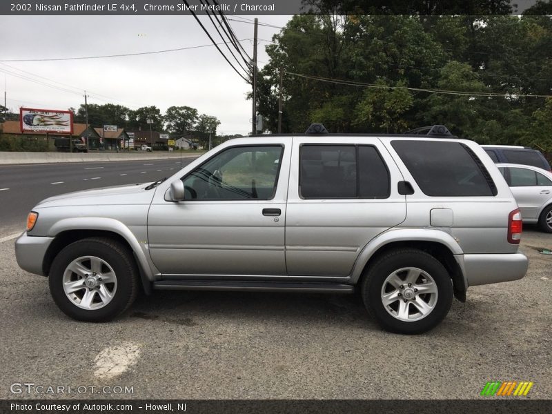 Chrome Silver Metallic / Charcoal 2002 Nissan Pathfinder LE 4x4