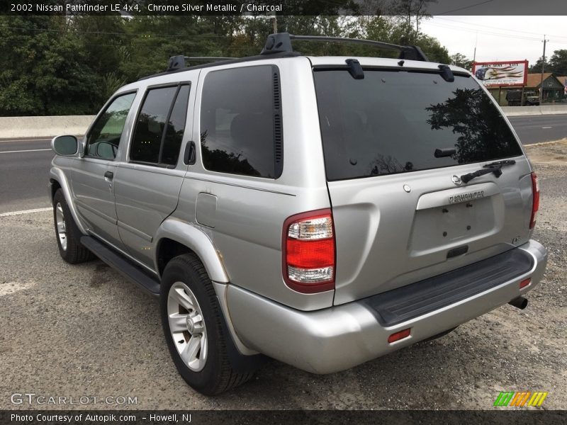 Chrome Silver Metallic / Charcoal 2002 Nissan Pathfinder LE 4x4