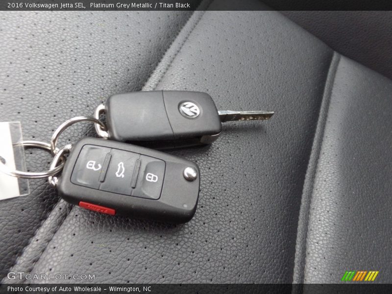 Platinum Grey Metallic / Titan Black 2016 Volkswagen Jetta SEL