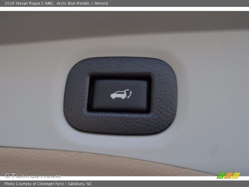 Arctic Blue Metallic / Almond 2016 Nissan Rogue S AWD