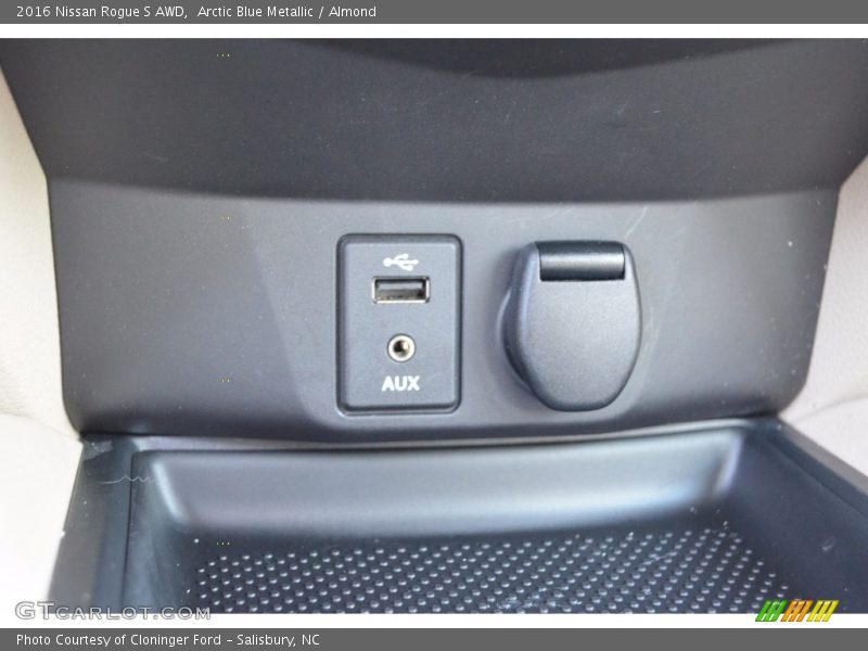 Arctic Blue Metallic / Almond 2016 Nissan Rogue S AWD