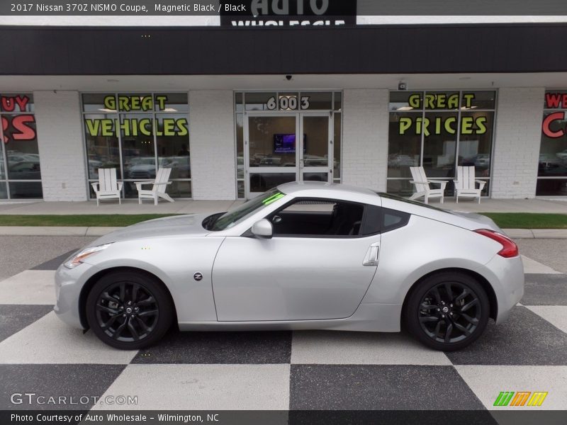 Magnetic Black / Black 2017 Nissan 370Z NISMO Coupe