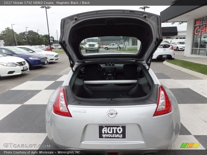 Magnetic Black / Black 2017 Nissan 370Z NISMO Coupe