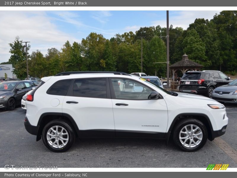 Bright White / Black 2017 Jeep Cherokee Sport