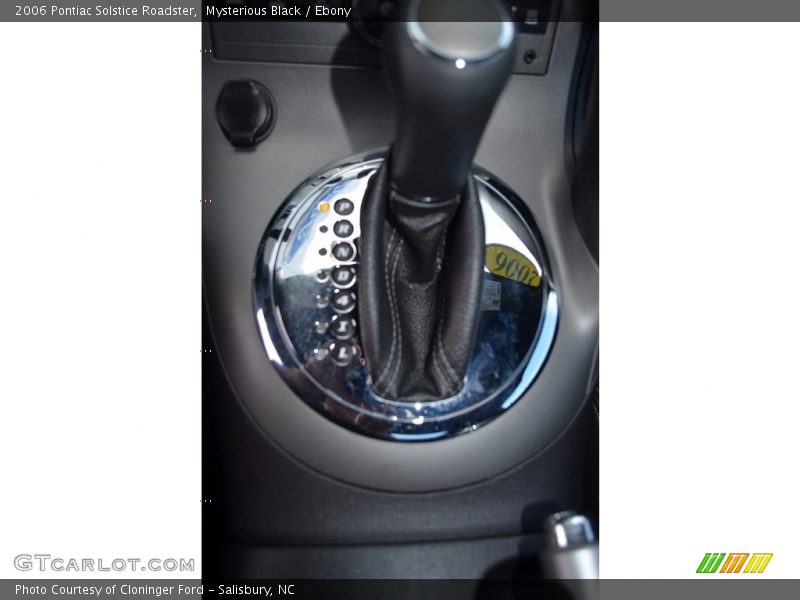 Mysterious Black / Ebony 2006 Pontiac Solstice Roadster