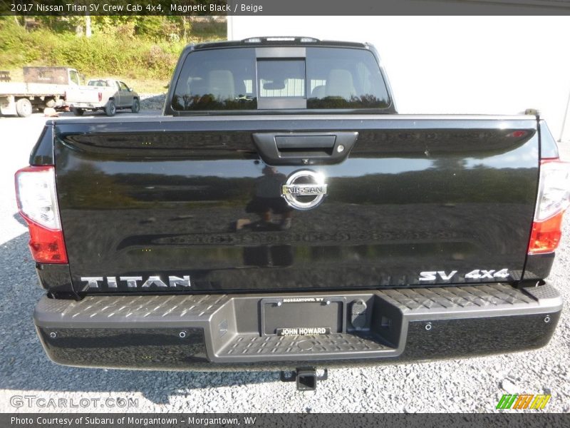 Magnetic Black / Beige 2017 Nissan Titan SV Crew Cab 4x4