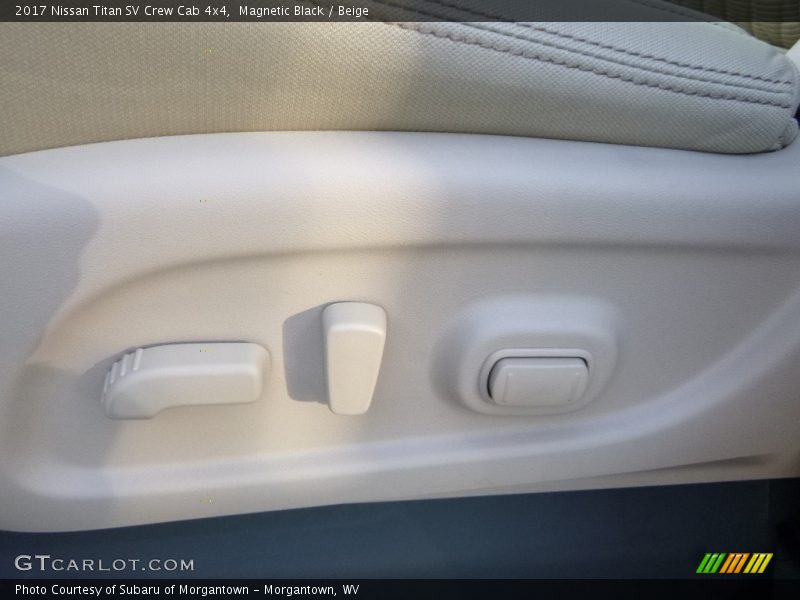 Magnetic Black / Beige 2017 Nissan Titan SV Crew Cab 4x4