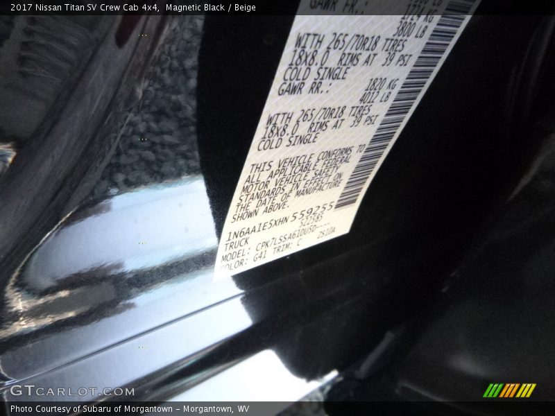 Magnetic Black / Beige 2017 Nissan Titan SV Crew Cab 4x4