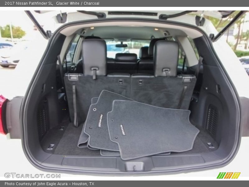 Glacier White / Charcoal 2017 Nissan Pathfinder SL