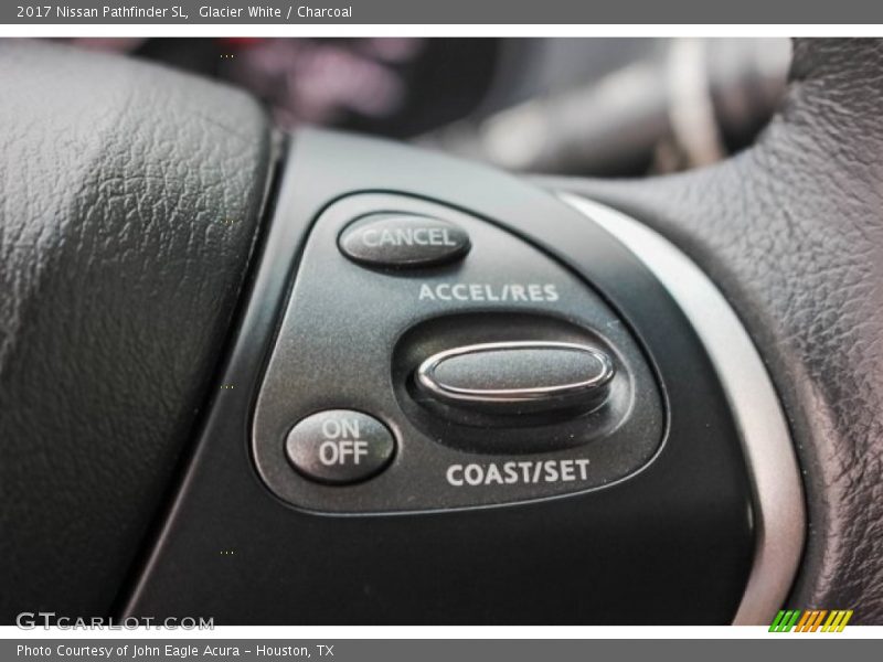 Glacier White / Charcoal 2017 Nissan Pathfinder SL