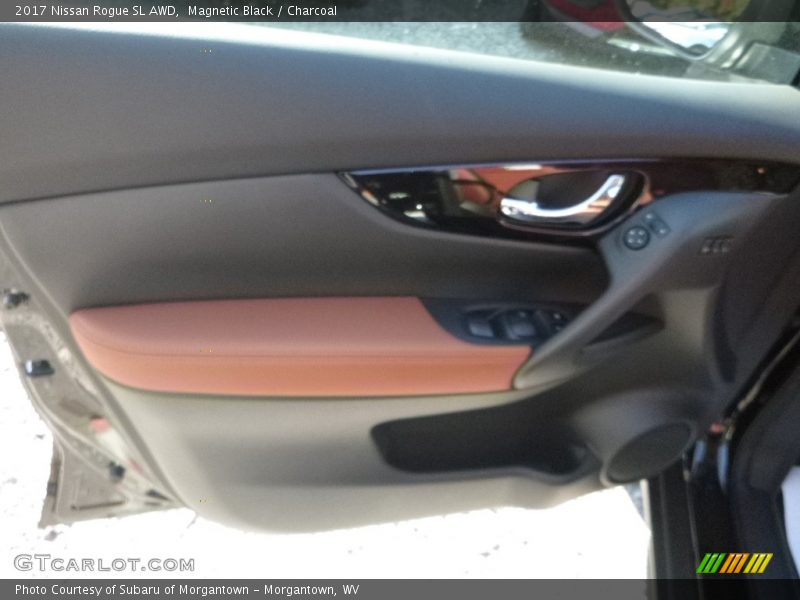 Magnetic Black / Charcoal 2017 Nissan Rogue SL AWD