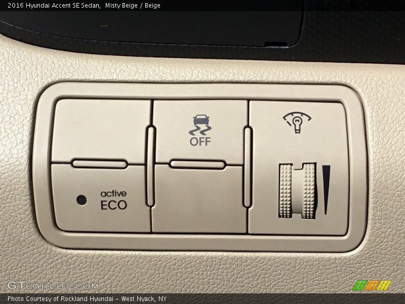 Misty Beige / Beige 2016 Hyundai Accent SE Sedan