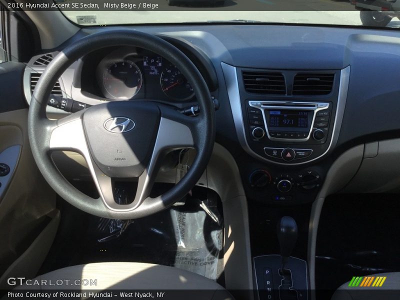 Misty Beige / Beige 2016 Hyundai Accent SE Sedan
