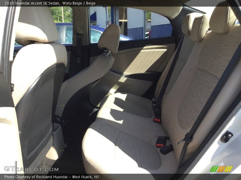 Misty Beige / Beige 2016 Hyundai Accent SE Sedan