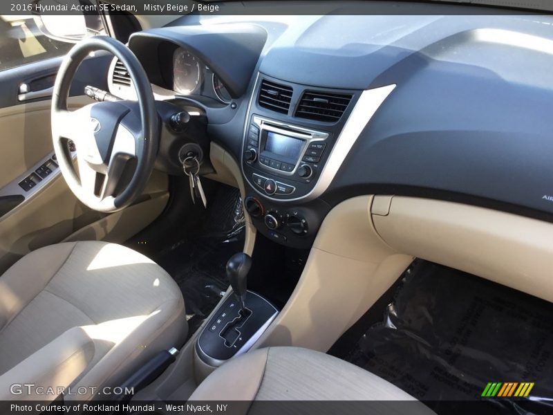 Misty Beige / Beige 2016 Hyundai Accent SE Sedan