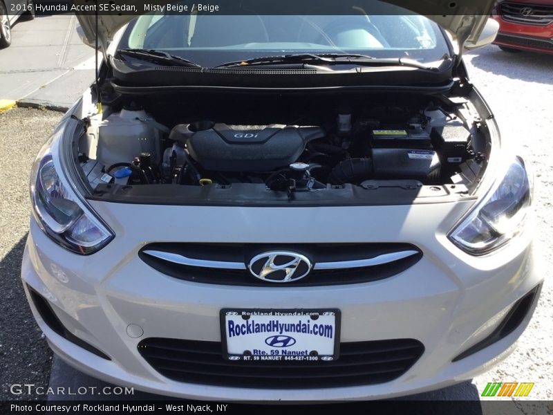 Misty Beige / Beige 2016 Hyundai Accent SE Sedan
