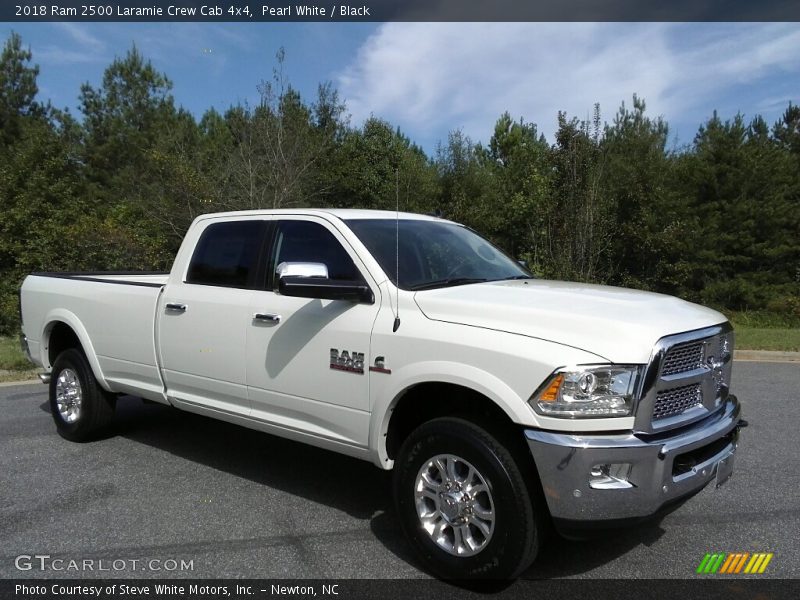 Front 3/4 View of 2018 2500 Laramie Crew Cab 4x4