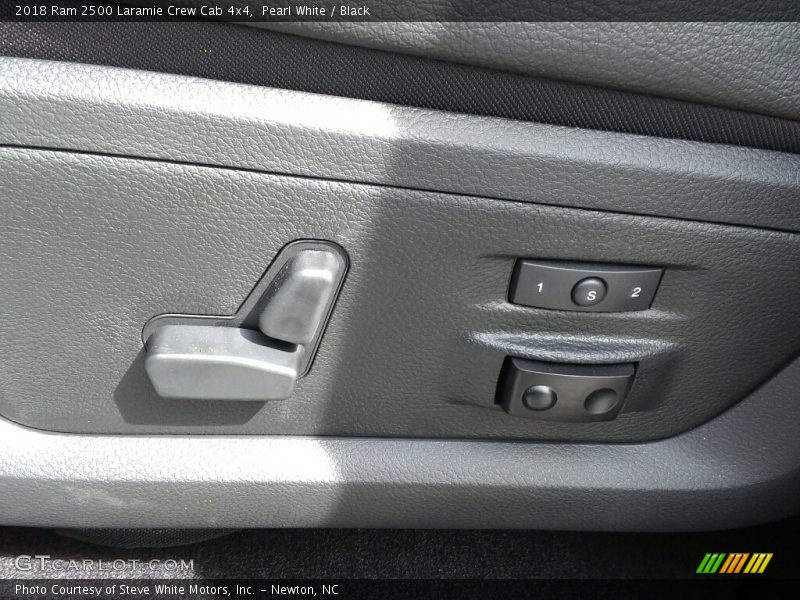 Pearl White / Black 2018 Ram 2500 Laramie Crew Cab 4x4