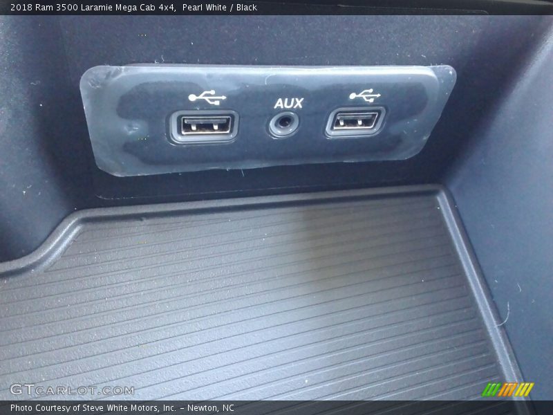 Pearl White / Black 2018 Ram 3500 Laramie Mega Cab 4x4