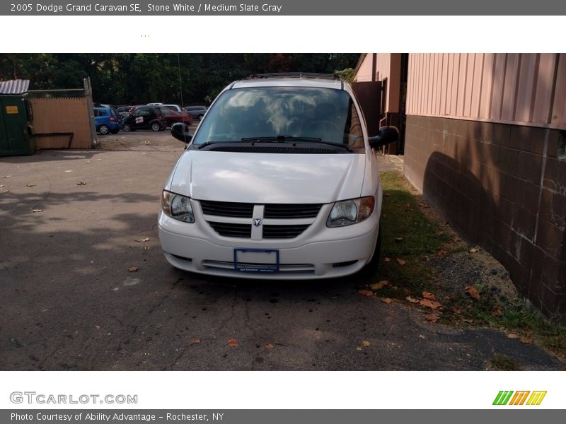 Stone White / Medium Slate Gray 2005 Dodge Grand Caravan SE