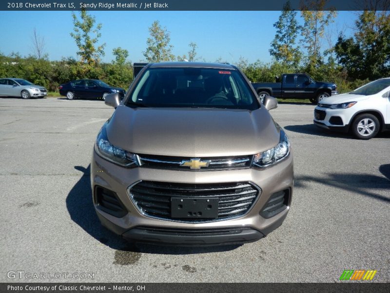 Sandy Ridge Metallic / Jet Black 2018 Chevrolet Trax LS