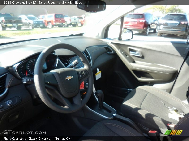 Sandy Ridge Metallic / Jet Black 2018 Chevrolet Trax LS