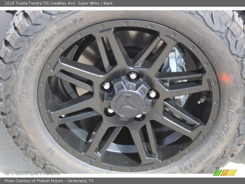 Super White / Black 2018 Toyota Tundra TSS CrewMax 4x4